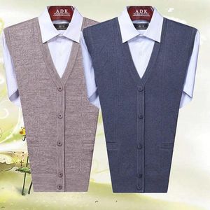 Men's Vests Top Autum Fashion Brand Slim Fit Knit Cardigan Sweater Vest Men Vintage Winter Woolen Sleeveless Casual Man Clothes A11