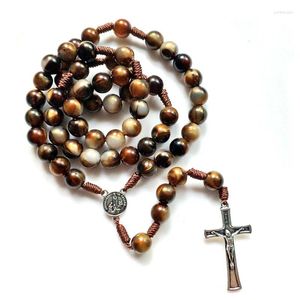 Collane con ciondolo QIGO Collana con rosario in acrilico marrone vintage Cattolico Gesù Croce Corda Intrecciata Gioielli religiosi per uomo Donna