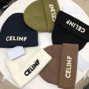 Şapkalar Scarves Setleri Beanie/Kafatası Kapakları Celinf Sonbahar/Kış Örme Şapka Büyük Marka Tasarımcısı Beanie/Kafatası Kapakları Yığılmış Şapka Baotou Mektubu Düzgün Yün Şapka ve Eşarp