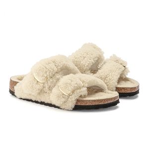 Winter Womens Fluffy Slippers Designer Fashion Boston Clogs Sandals Arizona Men Fur Slides Suede Leather Buckle Strap House Slipper White Black