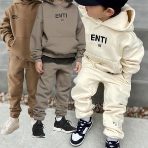 Kinder Kleidung Ess Designer Sets Winter warm warmes Tracksuits Kleinkind Langarm Pullovers Sweatshirts Hosen Jogger Lose Hoodies Essentials Casual Kid Klobings Anzug