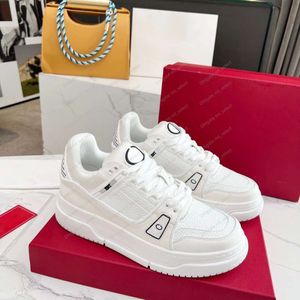 Designer sneakers överdimensionerade casual skor vit svart läder lyxiga sammet mocka kvinnor espadrilles tränare man kvinnor lägenheter spets plattform 1978 s467 04