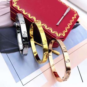 Pulseira de aço inoxidável com chave de fenda para casal de fábrica, pulseiras de amor para homens, fabricação de pulseiras