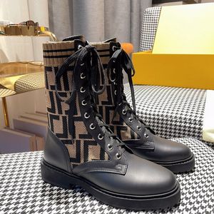 Botlar Martin Boot Boot Tasarımcı Kış Moda Son Lüks Altın F Metal Toka Dekorasyon Kadın Ayakkabıları Yürüyen Topuk Dantel Yuvarlak Ayak Ayak Parçaları Zip