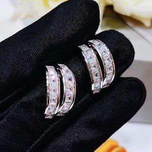 Brincos elegantes de zircônia cúbica branca meia argola para mulheres joias de cor prata presente de aniversário