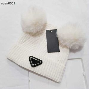 Tasarımcı Kış Örme Şapkalar Bebek Noel Çocukları için Sıcak Beanies Peluş Top Dekorasyon Çocuk Tığ işi kapaklar