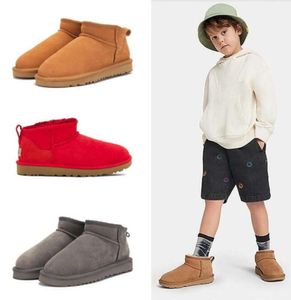 Mini Boy girl children Kids snow boots Sheepskin Plush fur keep warm with card dustbag Small 5281 Ankle Soft comfortable Casual shoes Beautiful gifts85486