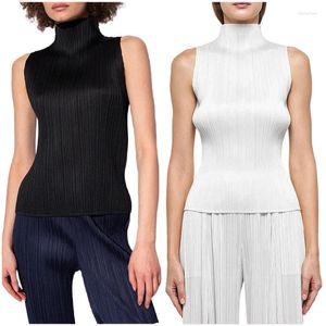 Kvinnors T-skjortor Yudx Högkvalitativ 2023 Summer Slim Sleeveless Collar Miyake Pleated Tops Solid Color T-Shirt Tank i lager