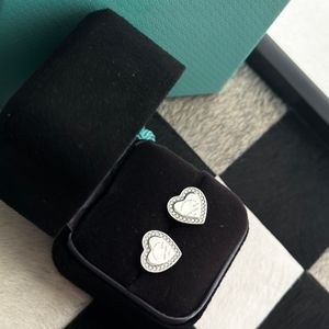 Charm designerörhängen lyxig design örhängen hjärtformade diamantörhängen fashionabla fina smycken gåva med originallåda