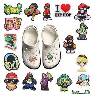 Acessórios de peças de sapato atacado 100 pcs pvc moda hip hop homem encantos adt decorações para pulseira fivela tamanco feriado presente d dh4bs