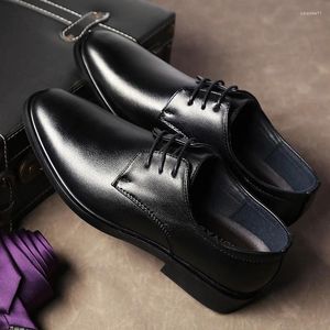 Klädskor formell lädersko för män bröllop affärer casual trendy sapatos formais maskulinos chaussures hour hommes