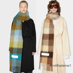 2023 fashion Europe latest autumn and winter multi color thickened Plaid women's scarf AC with extended shawl couple warm HUXK