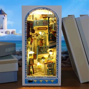 Dekorativa föremål Figurer Diy Book Nook 3D Träpussel Miniatyr Doll House Kit med varmt ljus Creative Bookhelf Booknook Toy Xmas Gift Home Decor 231023