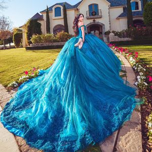 Sea Blue Illusion Princess Ball Gown Quinceanera Dresses Handgjorda blommor Applices Lace Pearls Corset Prom Vestido de 15 Anos