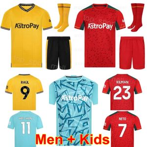 2023-24 Man Gençlik Kulübü Takımı Soccer 7 Pedro Neto Jersey Set 9 Raul Jimenez 11 Hwang Hee-Chan 12 Matheus Cunha 17 Hugo Bueno 1 Jose SA Futbol Gömlek Kitleri Kırmızı Sarı Mavi