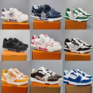 Embossed Shoes Designer shoes Trainer Sneaker triple Outdoor white black sky blue green denim pink red luxurys casual sneakers ly low platform shoe Size 36-451