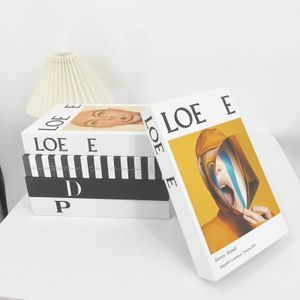 장식용 물체 인형 인형 장식용 고급 가짜 책 간단한 거실 커피 테이블 장식품 원격 제어 저장 상자 소품 231023