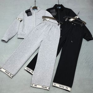 Kadın Hoodie Trailsuit 23AW Kadınlar İki Parçalı Set P Stilist Nedensel Kapüşon Giyim Stilist Klasik Seti Uzun Kollu