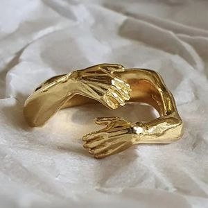 Группа кольца романтические любовные объятия вырезанные ручные кольца