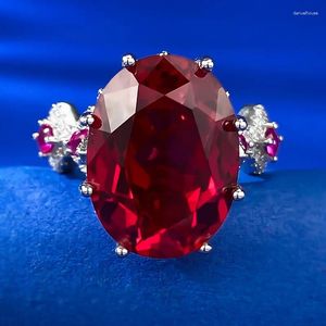 Anéis de cluster 2023 925 prata pombo sangue vermelho 12/16 luxo incrustado precisão alto carbono diamante temperamento nicho design