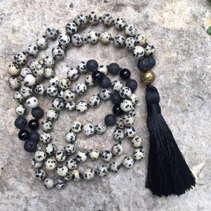 Colares Pingente Tradicional Atada Para Homens 8mm Dalmatian Stone Mala Colar 108 Contas de Oração com Borla Preta