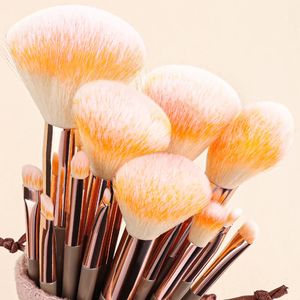 Strumenti per il trucco 9 13 pezzi Set di pennelli Soft Fluffy Foundation Blush EyeShadow Concealer Loose Powder Detail Brush Highlighter Cosmetic 231024