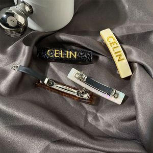 2024 Fermagli per capelli Mollette Accessori per capelli Lettera in metallo acrilico Fermaglio per capelli Carino Lettera Barrette per regalo Festa Accessori per capelli moda fashion355