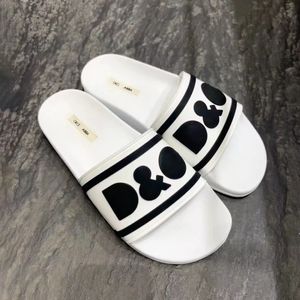 Luxury Unisex Designer Slide Woman Man Slipper Rubber Beachwear Slides Print Plat Sandal Pool Letter Pool Gummi Toppkvalitet Sole Beach Lätt att bära platt sko