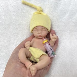 Dolls 6 Inch Full Solid Silicone Bebe Palm Reborn Doll Handmade LifeLike Baby 231023