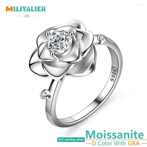 Cluster Rings Miliyalier med Pass Test VVS1 GRA Certified 0,5ct Moissanite Wedding Ring for Women S925 Sterling Silver Flower Finger Finger Finger