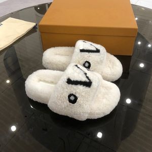 Luxury designer wool slippers fashion warm comfort slipper women pure fur integrated lamb hair letter home shoes white