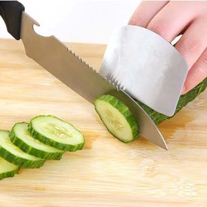 Stainless Steel Finger Protector for Safe Knife Handling in Kitchen