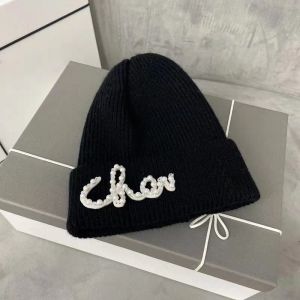 Cloches Designer knitted hat bronzing shiny letters beanie winter cap pearl decoration Knitted hats outdoor windproof warm top G2310249PE