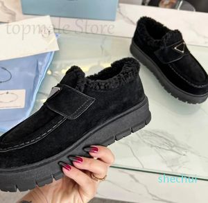 Mulheres de luxo monólito vestido casual sapatos camurça lã mocassins designer triângulo logotipo plataforma tênis engrenagem triângulo P mocassins sapatos de lã quente C1019-3