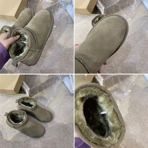 Stivali da neve da donna Australia Ultra Mini Boot Stivaletti classici alla caviglia Scarpe da donna firmate pelliccia di castagno Pelle di pecora scamosciata peluche Comfort invernale