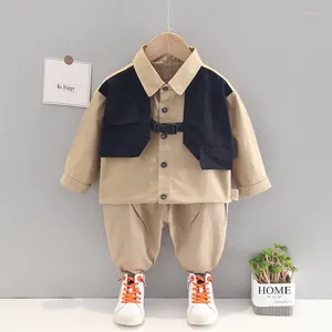 Kläder sätter barns kostym pojke falsk tvådelar skjorta avslappnad khaki byxor baby hösten lapel långärmad trendig cool