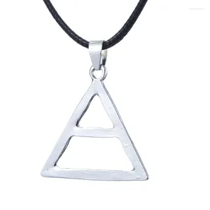 Hänghalsband 20st/parti grossist mode charm logotyp triad halsband original fabriksförsörjning