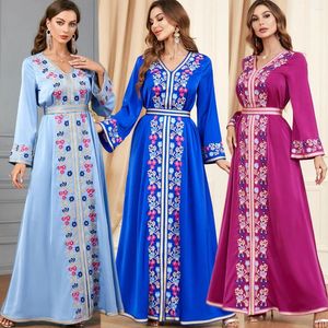 Roupas étnicas Oriente Médio Arábia Saudita Dubai Outono e Inverno Indústria Pesada Bordada Robe Muçulmano Moda Feminina Vestido de Noite