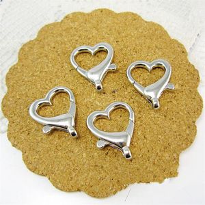 Grande buona qualità Bronzo antico Tono argento a forma di cuore Chiusura a moschettone Ganci Connettore Ciondolo Fascino Trovare Accessorio fai da te Jewell3437