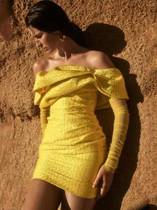 Повседневные платья 2023, осеннее женское сексуальное сетчатое прозрачное с длинными рукавами плиссированное желтое мини-платье с открытыми плечами, облегающее клуб знаменитостей