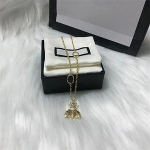 Ladies Bee Letter Diamond Pendant Necklace With Box Party Festival Fashion Gift Jewelry Charm utsökta trendiga Bling Chain2707