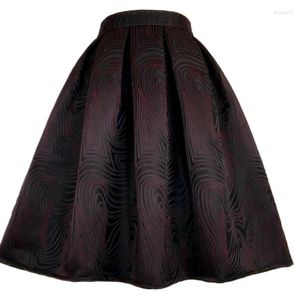 Spódnice 2023 Jesienna stylowa koreańska koreańska prosta elegancka elegancka damska retro tekstura haftu wysoka tła długie wino czerwone biuro zużycie