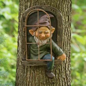 Decorações de jardim elfo para fora da porta/janela árvore hugger impertinente jardim gnome estátua decoração da árvore 231025