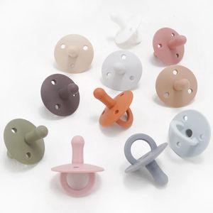 Altro Alimentazione del bambino 20 colori Regali per la doccia Ciuccio in silicone senza BPA per neonati Capezzolo per neonato nato ciuccio succhietto per tettarella 231025