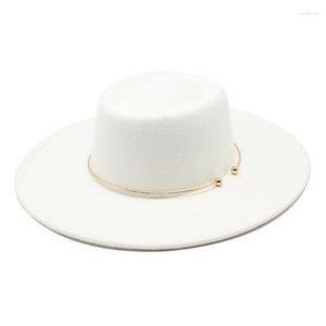 Berets chapéus femininos para homens fedoras feltro bowler primavera outono borda larga com corrente chapelaria designer moda 2023 capela praia wend2