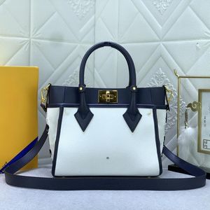 Luxurysデザイナーハンドバッグバッグファッション刺繍レディーストートバッグ本革の大きなショッピングバッグ優雅なクラッチバッグ