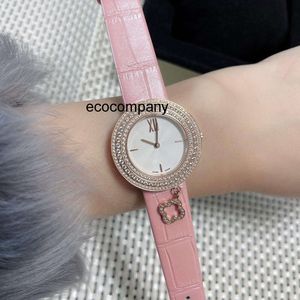 Designer Cleefly Causal Women Fashion Watch Luxury Van Quartz Jewelry Women's mångsidiga Diamond Waterproof Charms Montre de Luxe 8pm0