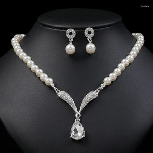 Collana di orecchini set di gioielli di temperamento alla moda perle da sposa per le donne Accessorio per abito da sposa di moda con colletto al collo di lusso