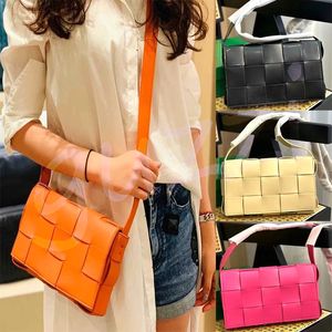 Fashion CASSETTE Intreccio Lambskin Leather Bags Black Brown Handbag Party Wedding Small Bottega Mirror Quality Women Cassette Cross-body Bag