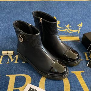 Designer Boots Luxury Boot äkta läderstövlar Ankelstövlar Kvinna Kort start Sneakers Trainers Sandaler Sandaler av Brand W421 001